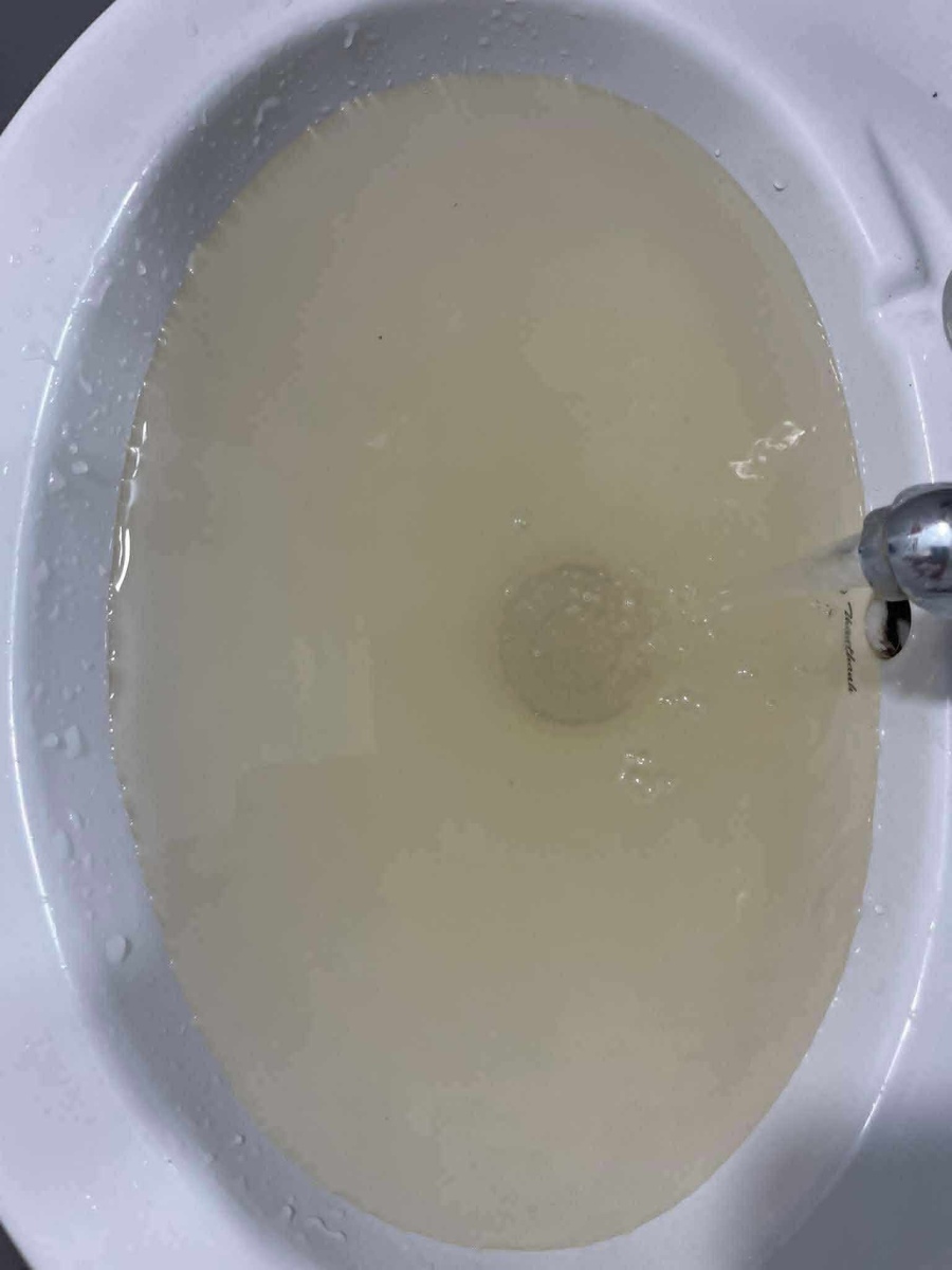 Người dân xã Vĩnh Thịnh, Hải Phòng phản ánh nước một số thời điểm trong tháng 7.2026 có màu vàng đục. Ảnh: Người dân cung cấp