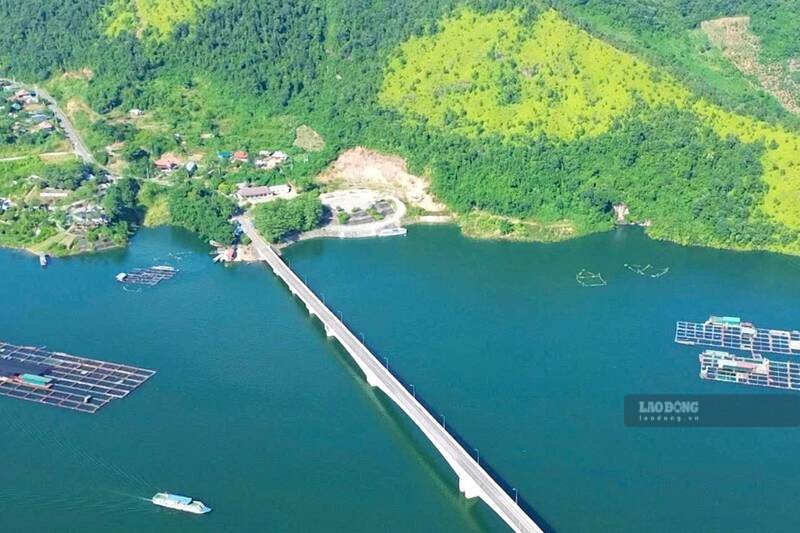 Son La Lake has a water level of 198.17m. Photo: Minh Nguyen