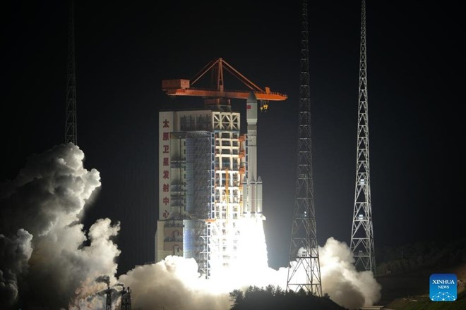 Truong Chinh-6 missile leaves the launch pad at the Thai Nguyen Satellite Launching Center, Shanxi province (China), June 6, 2025. Photo: Xinhua