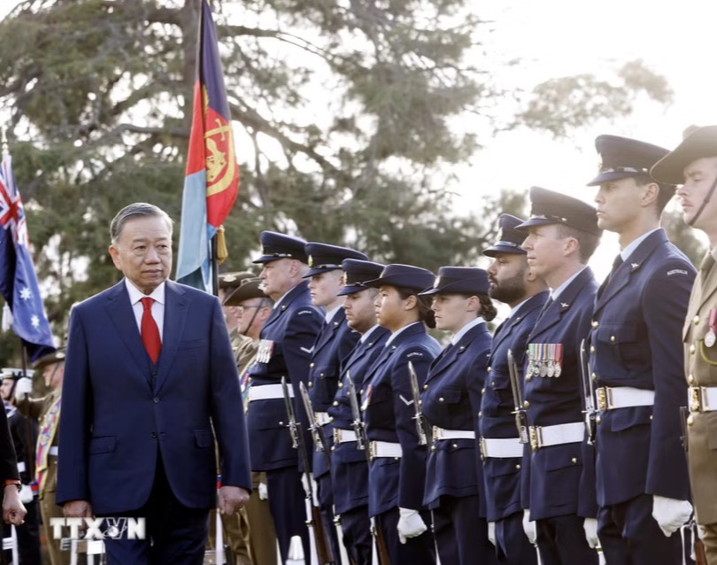 General Secretary and President To Lam inspects the Honor Guard. Photo: VNA