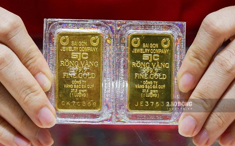 Domestic gold prices today decreased by 1.7 million VND/tael. Photo: Phan Anh