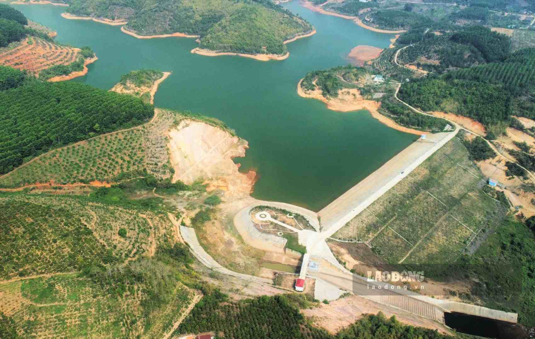 Hồ thủy lợi Nam Xuân nằm trên địa bàn 2 xã Đắk Sắk và Krông Nô, chưa hoàn thiện các thủ tục về đất đai. Ảnh: Phúc Khánh