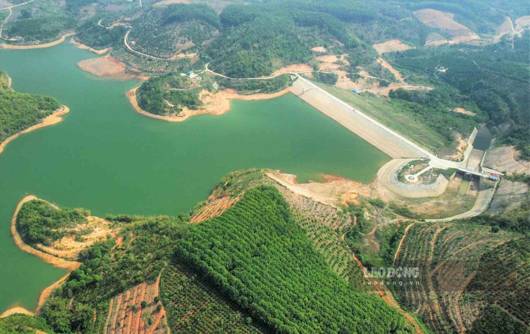 Lam Dong currently has hundreds of irrigation works and reservoirs that have not completed legal procedures on land. Photo: Phuc Khanh
