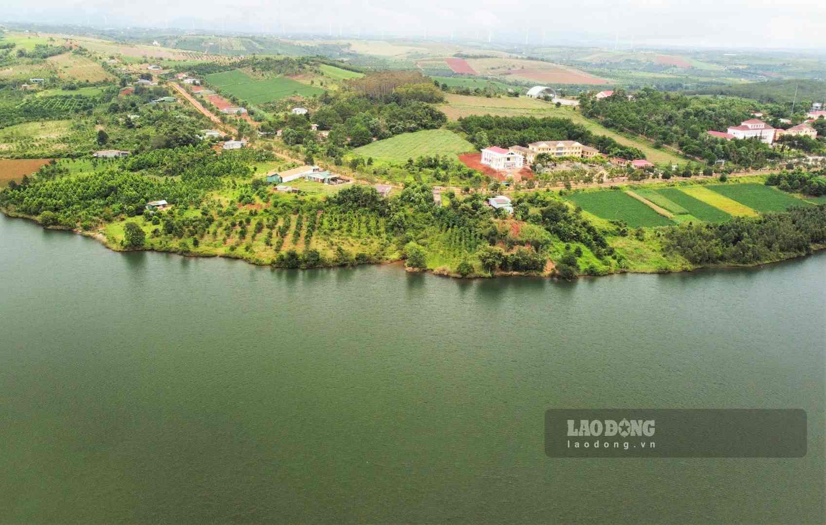 Thiếu hồ sơ pháp lý về đất đai khiến nhiều hồ thủy lợi trên địa bàn Lâm Đồng bị lấn chiếm hành lang bảo vệ. Ảnh: Phúc Khánh
