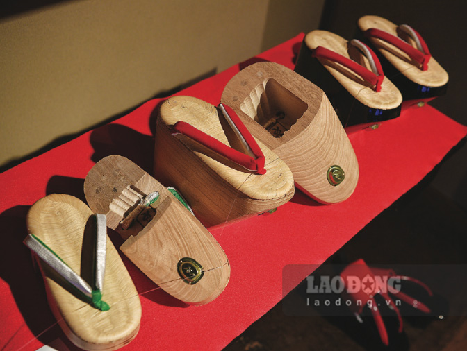 Okobo là đôi guốc gỗ đã đồng hành cùng các maiko Kyoto suốt hơn một thế kỷ.