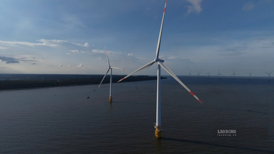 Renewable energy contributes to improving the value of coastal space. Photo: Hoang Loc
