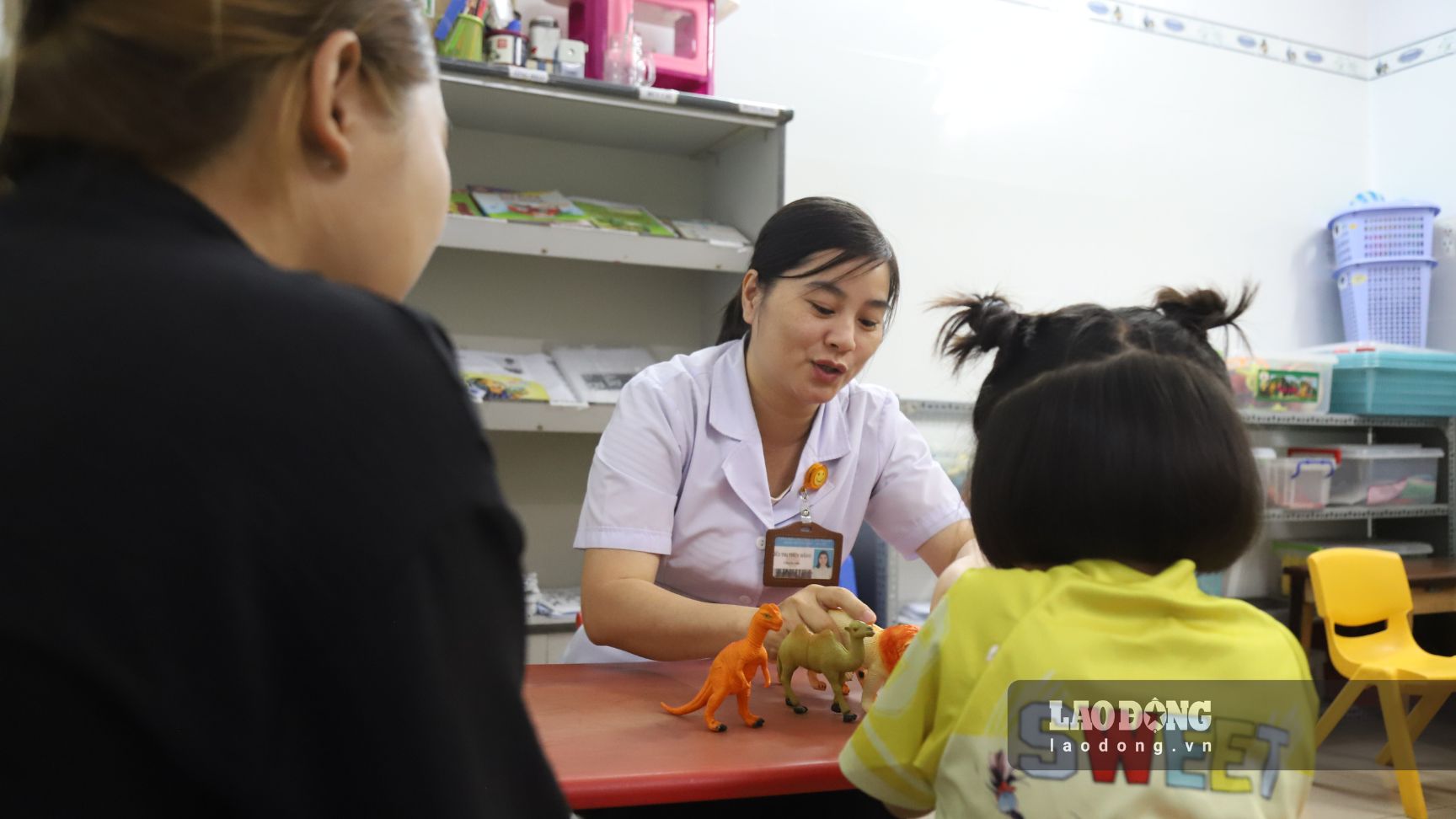 Không gian điều trị hạn hẹp khiến nhiều bệnh lý khám và điều trị tâm lý gặp khó khăn, bí bách. Ảnh: Như Quỳnh