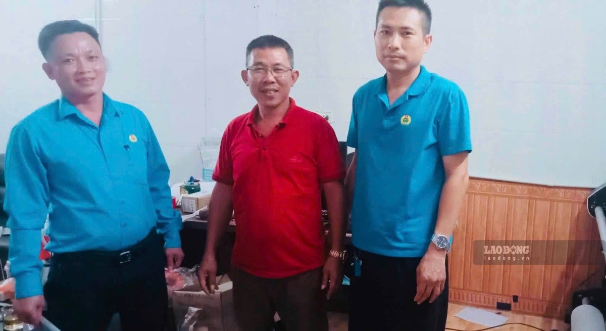 Quan Thanh Commune Trade Union mobilizes businesses to establish grassroots trade unions. Photo: Pham Chung