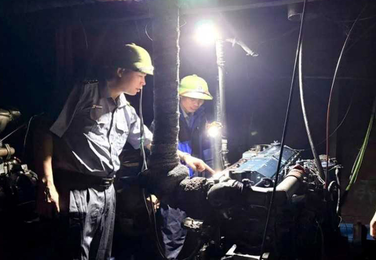 Quang Ninh Provincial Fisheries Resources Surveillance force organizes inspection of fishing vessels. Photo: Quang Ninh Department of Agriculture and Rural Development