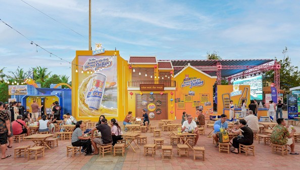 The rural market space at the Da Nang Enjoyment Festival and the Larue experience area evokes features. Photo: Larue