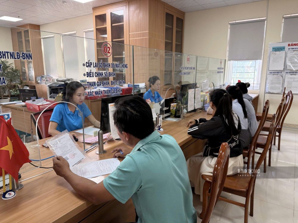 Increasing support for people aged 45 and over participating in voluntary social insurance contributes to ensuring sustainable social security and reducing pressure on social pension policies in the future. Photo: Duy Tuan