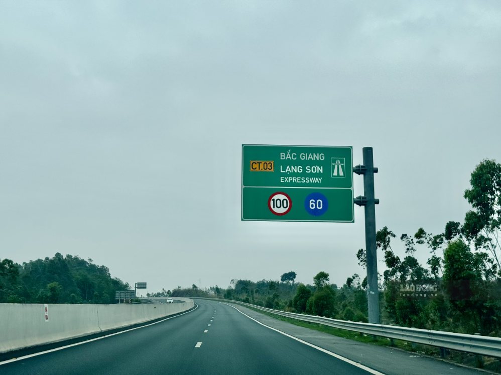The rest stop project worth more than 100 billion VND to serve the Bac Giang - Lang Son expressway is facing the possibility of contract termination. Photo: Khanh Linh