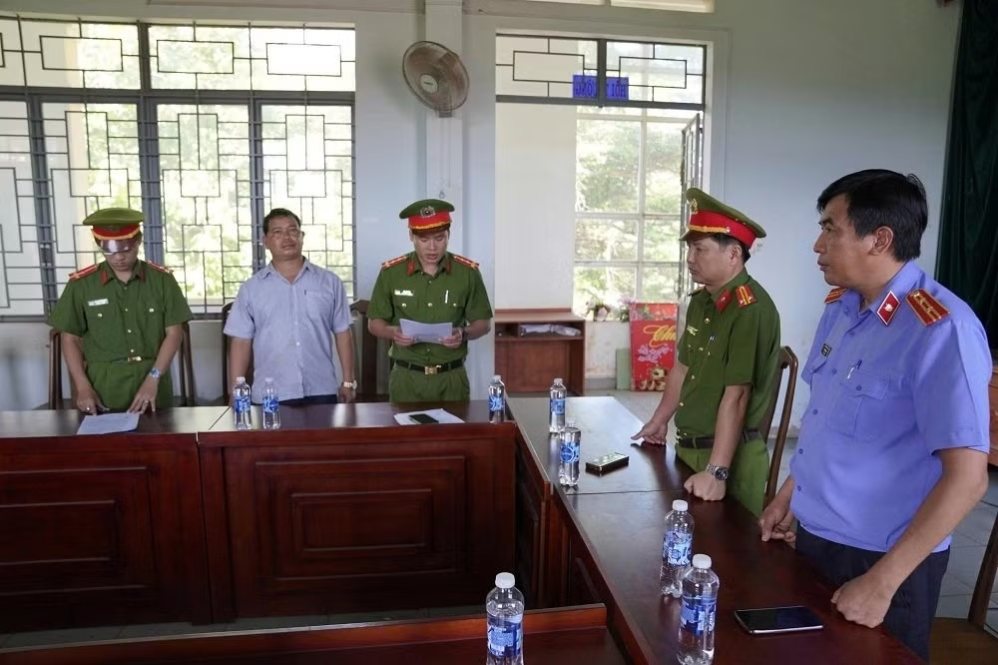 Gia Lai resolutely strictly handles officials and party members with acts of corruption, wastefulness, and negativity. Photo: Gia Lai Police