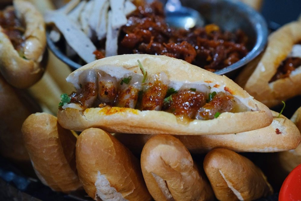Filtered flour bread is attractive because of its rusticness and closeness. Photo: Nguyen Chi Nam