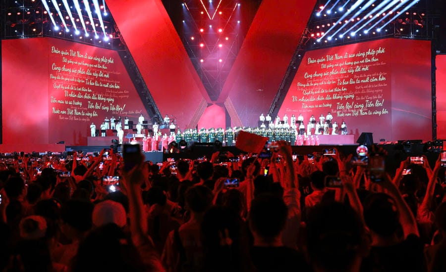 The political art program "Fatherland in the Heart" is held on August 10, 2025 at My Dinh Stadium (Hanoi). Photo: Hai Nguyen