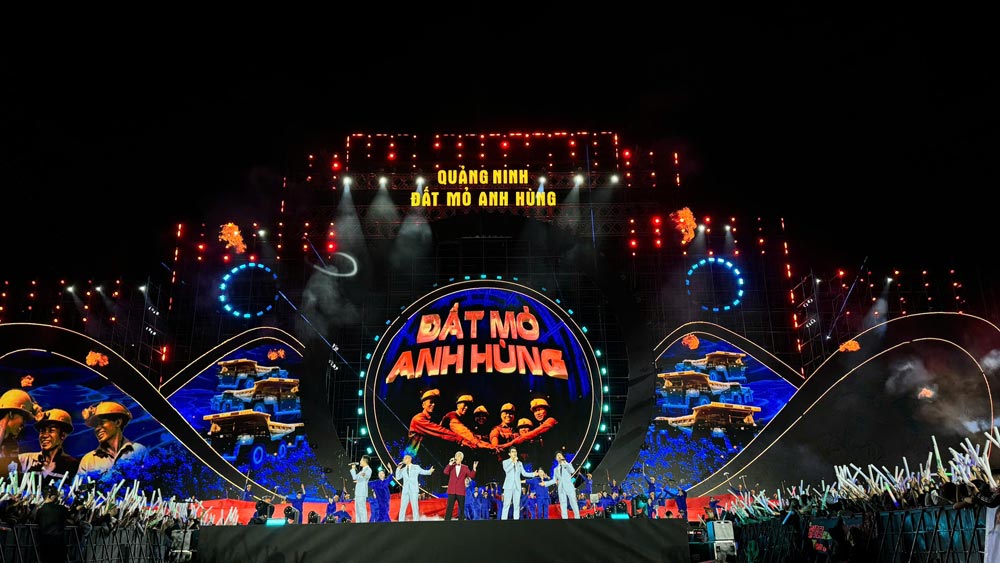Concert Quảng Ninh đất mỏ Anh hùng. Ảnh: THANH TÙNG