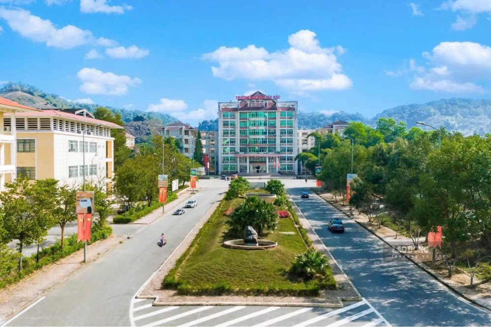 Tay Bac University announces the benchmark scores for 2026. Photo: Vu Tien Thuan