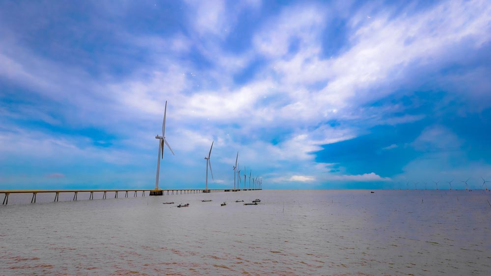 Wind power is becoming a clean energy source, making an important contribution to green economic growth. Photo: HOANG LOC