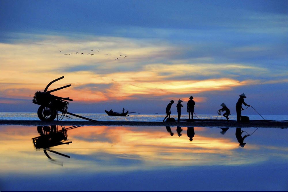 Cua Lo sea dawn. Photo: PHUONG THUY