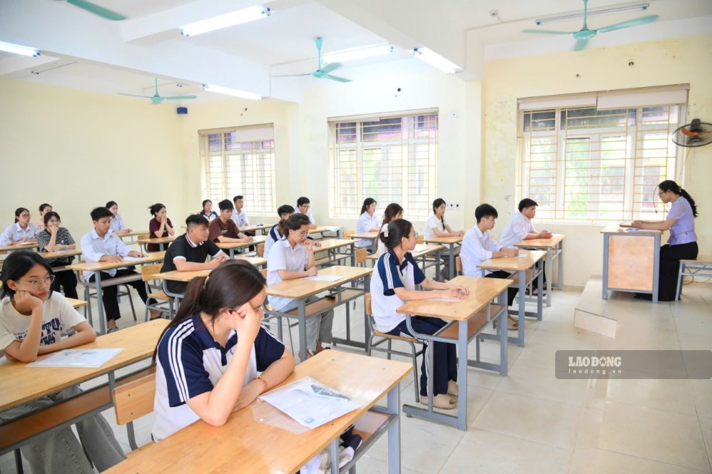 The validity period of health insurance cards for students is determined differently depending on each group. Photo: Duc Van