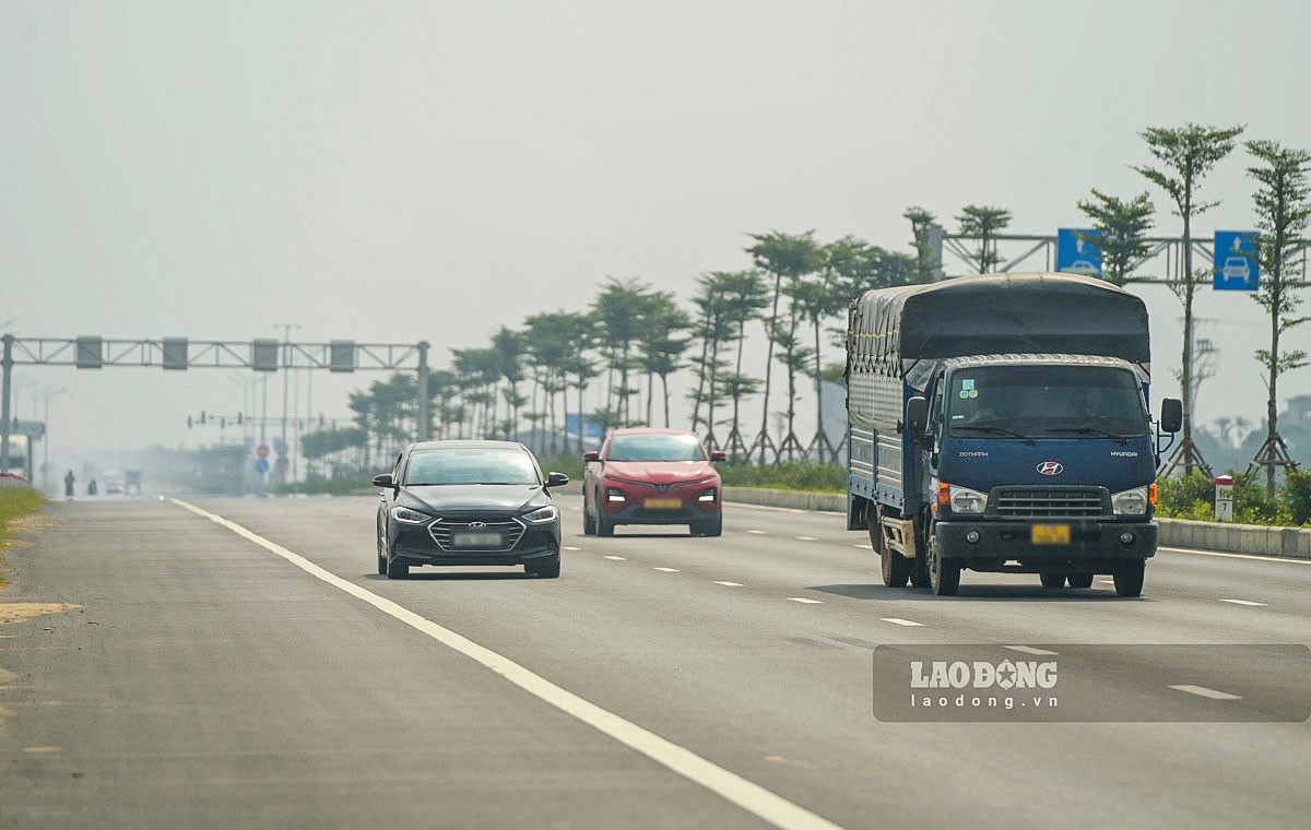 Tuyến đường trục kết nối vùng kinh tế biển với cao tốc Cầu Giẽ - Ninh Bình không chỉ rút ngắn khoảng cách địa lý mà còn mở rộng không gian phát triển cho khu vực ven biển của tỉnh Ninh Bình. Với hạ tầng giao thông ngày càng hoàn thiện, địa phương có thêm điều kiện thu hút đầu tư, phát triển du lịch, dịch vụ và khai thác hiệu quả tiềm năng kinh tế biển, tạo động lực cho tăng trưởng bền vững trong những năm tới.
