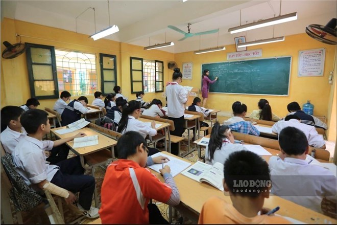 Lương giáo viên nghỉ hưu đi dạy lại theo hợp đồng toàn thời gian sẽ được chi trả dựa trên thỏa thuận và quy định pháp luật. Ảnh: Hải Nguyễn