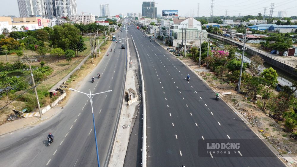 Route nationale 13 traversant le carrefour du pont Ông Bố. Photo: Đình Trọng
