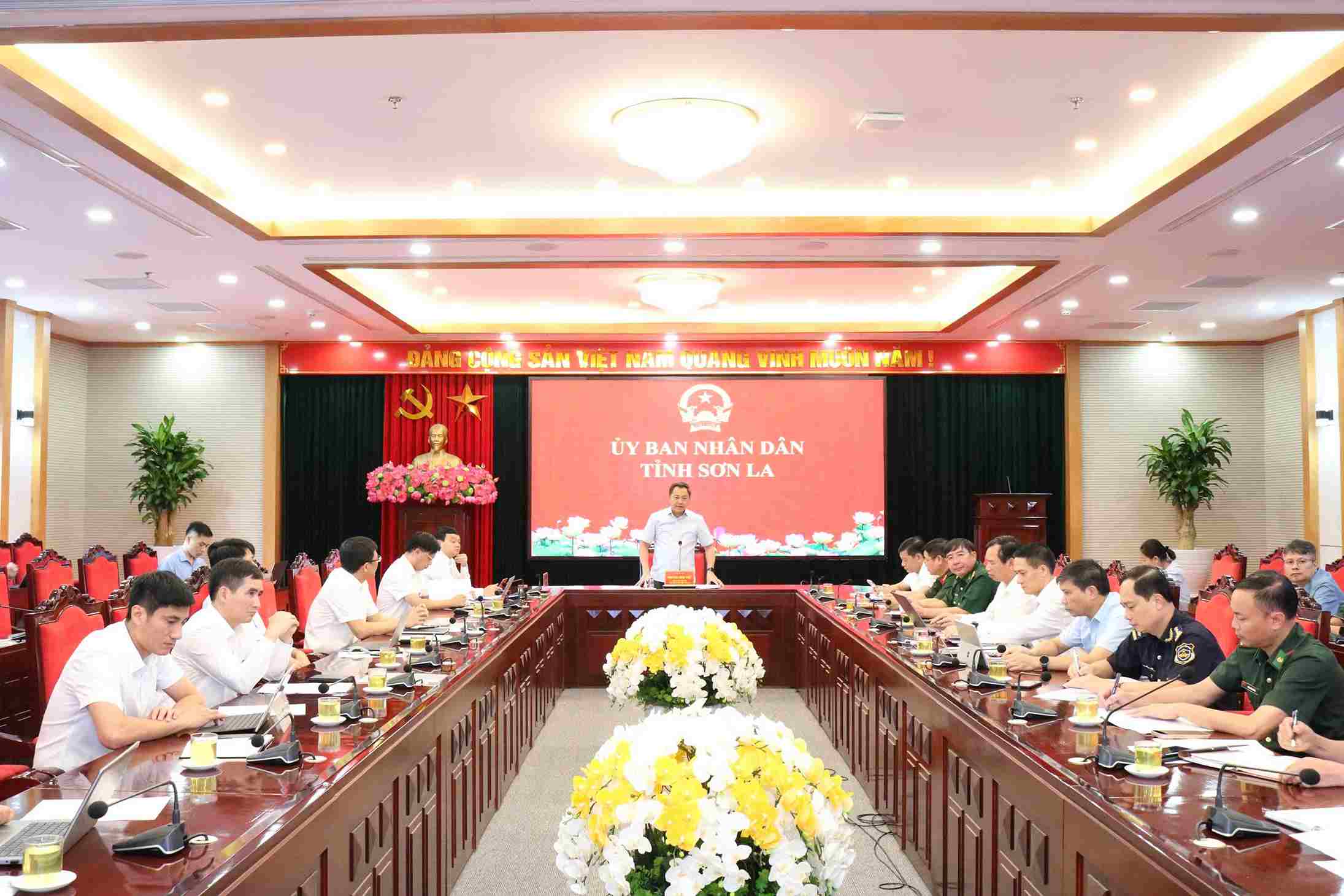 Toàn cảnh buổi làm việc về tiến độ lập quy hoạch chi tiết Dự án Cửa khẩu chính Chiềng Khương. Ảnh: Thuý Hà/Sonla.gov.vn