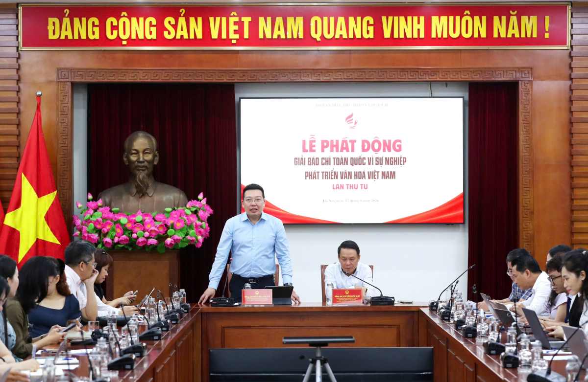 Ông Nguyễn Anh Vũ - Tổng Biên tập Báo Văn Hóa, Phó Trưởng Ban tổ chức Giải phát biểu tại sự kiện. Ảnh: Trần Huấn