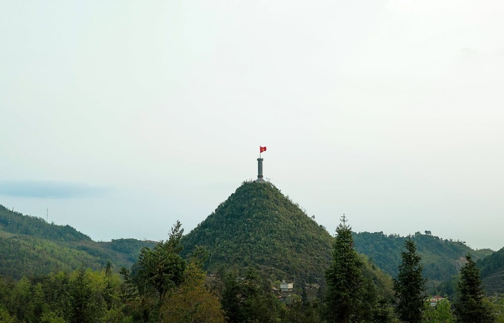 Cột cờ Lũng Cú.