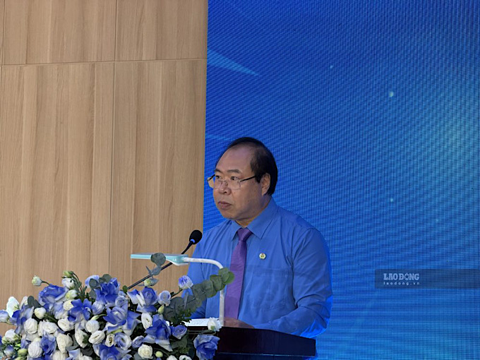 Ông Đỗ Đức Hùng - Ủy viên Ban chấp hành Tổng LĐLĐVN, Chủ tịch Công đoàn Điện lực Việt Nam phát biểu tại Lễ biểu dương. Ảnh: Kiều Vũ