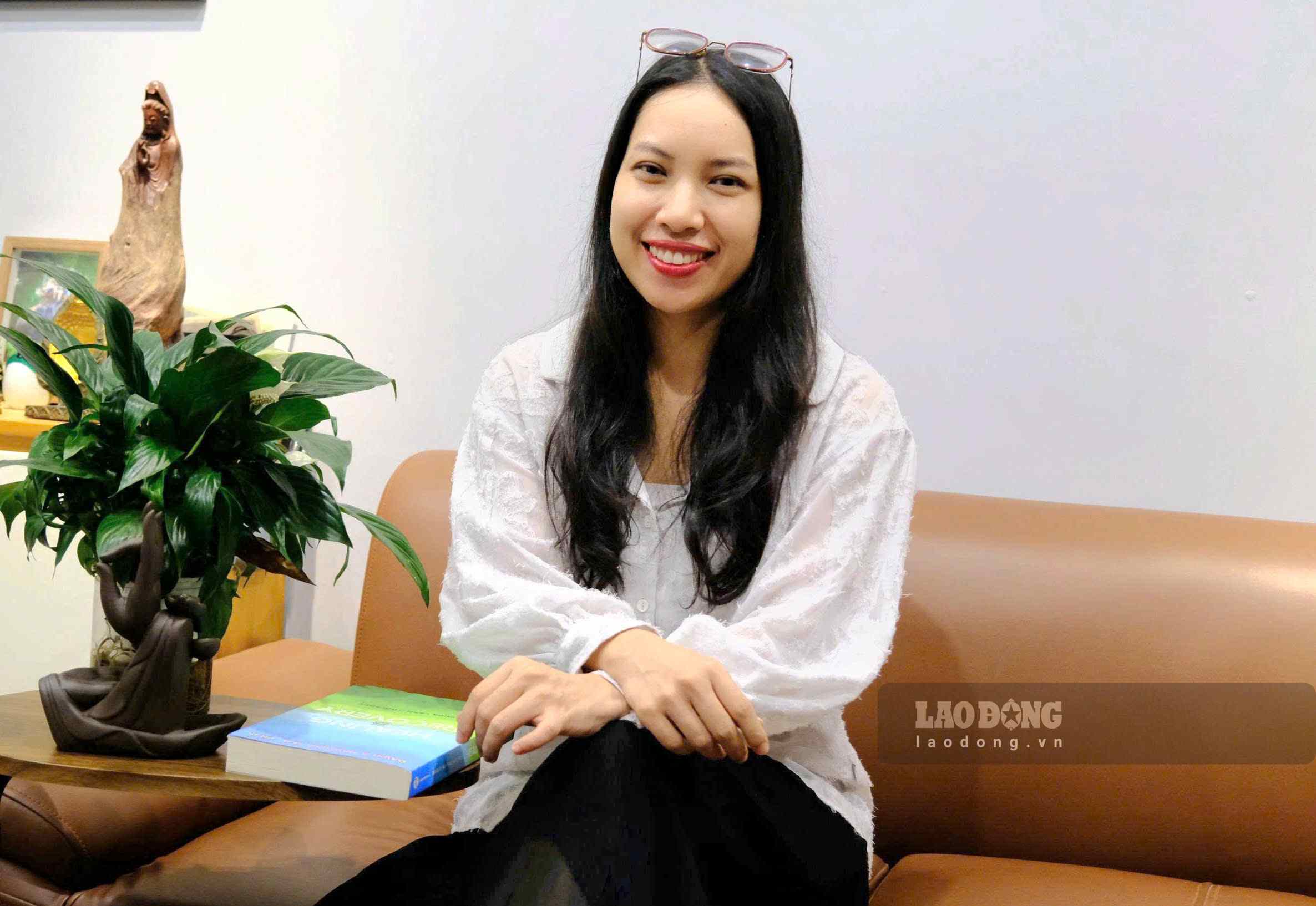 Chuyên viên tâm lý Hoàng Anh - Văn phòng Voice of Therapist - . Ảnh: Mỹ Ly