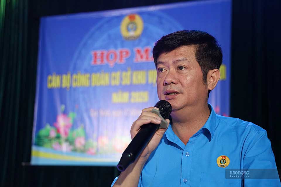 Ông Trần Lê Duy - Ủy viên Ban Chấp Hành Tổng Liên đoàn Lao động Việt Nam, Chủ tịch Liên đoàn Lao động tỉnh dự phát biểu tại Hội nghị. Ảnh: Công đoàn Tây Ninh