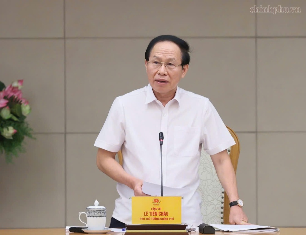 Phó Thủ tướng Lê Tiến Châu yêu cầu tiếp tục xác thực dữ liệu người học, nhà giáo, gắn mã định danh cá nhân và tổ chức. Ảnh: VGP