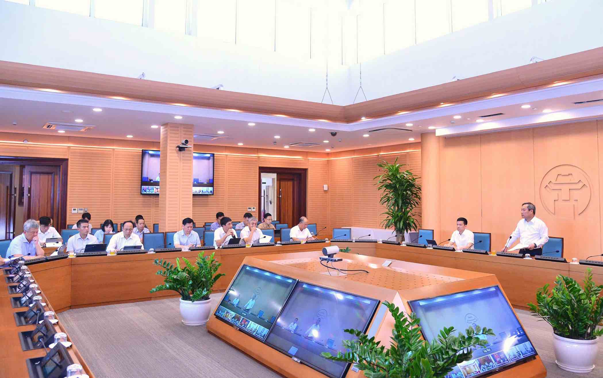 Meeting of the Steering Committee for key projects of the city. Photo: Hanoi People's Committee