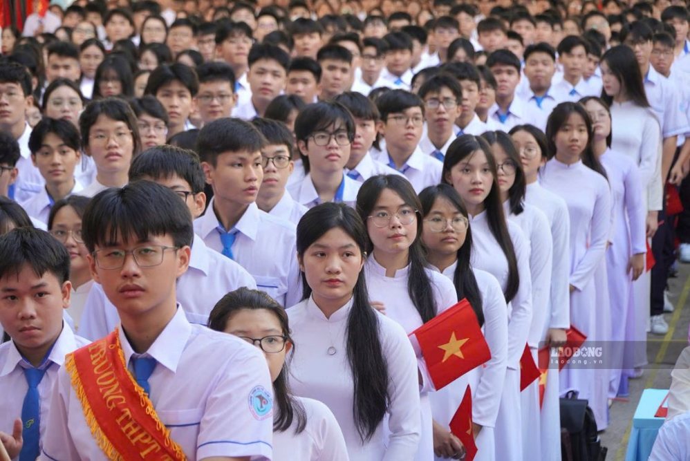 Ho Chi Minh City students on the opening day of the 2025-2026 school year. Photo: Chan Phuc