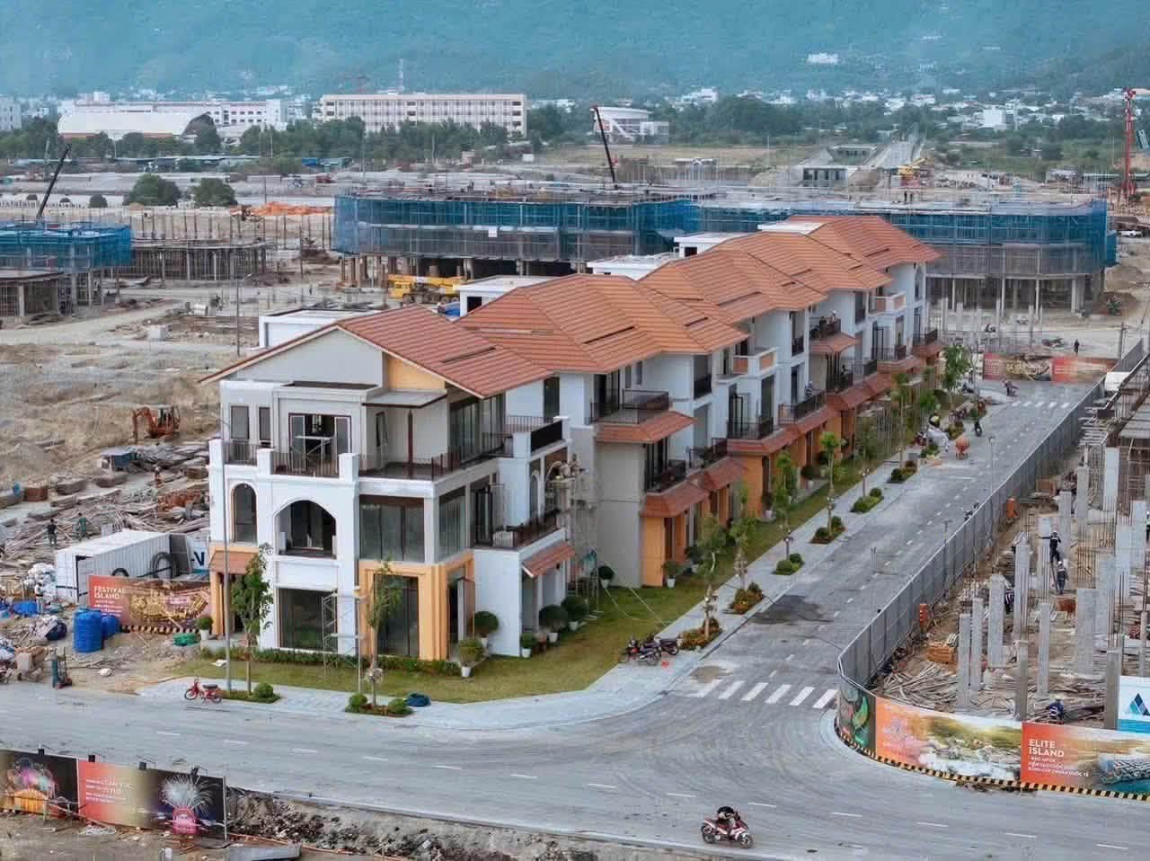 The locality is accelerating the site clearance for key projects. Photo: Kien Cuong