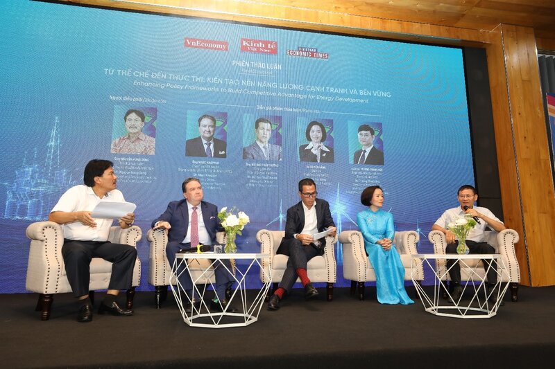 Forum "Perfecting policies to create competitive advantages to promote energy development". Photo: Vietnam Economic Magazine.