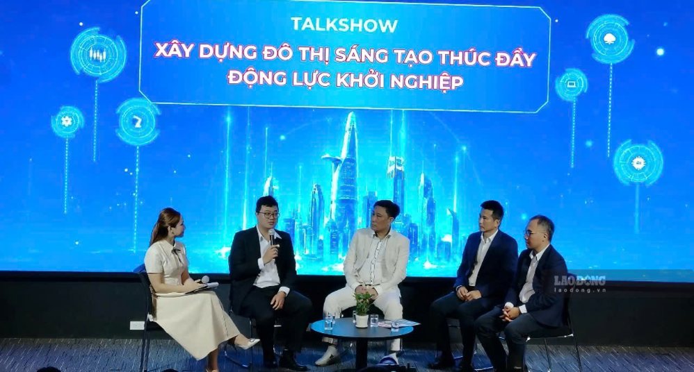 The talk show "Building a Creative City to Promote Startup Momentum" has received many opinions on the value from startups, investors... Photo: Nguyen Dang