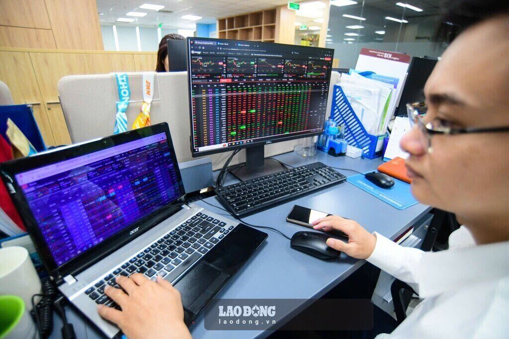 VN-Index is striving to move towards the 1,800 point mark. Photo: Bao Bao
