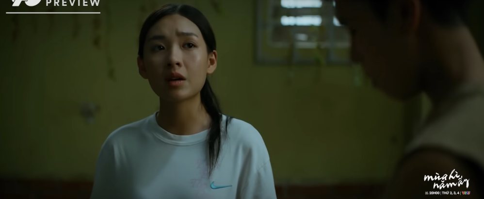 Phương cảm thấy buồn vì chuyện gia đình. Ảnh: VFC 