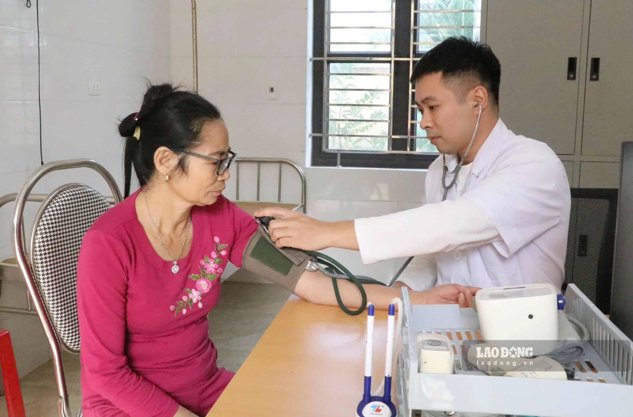 People come for health check-ups at Giao Binh Commune Health Station, Ninh Binh province. Photo: Nguyen Truong