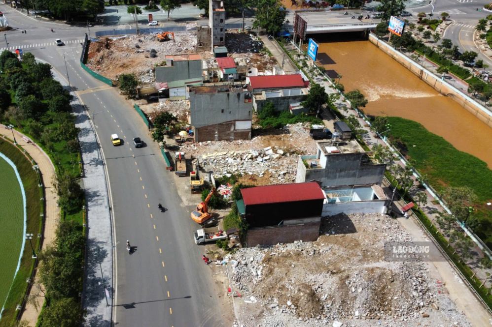 45 houses have been demolished to give way to land for the project to complete traffic route No. 1A and the flower garden of Northwest Square. Photo: Truong Son