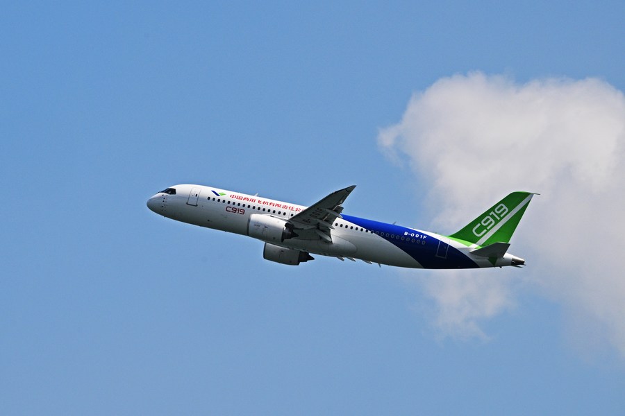 中国製の旅客機C919。写真:新華社