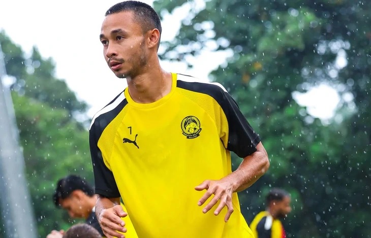 Midfielder Wan Kuzain Wan Kamal leaves the Malaysian national team before the ASEAN Cup 2026 semi-final match against Vietnam. Photo: FAM