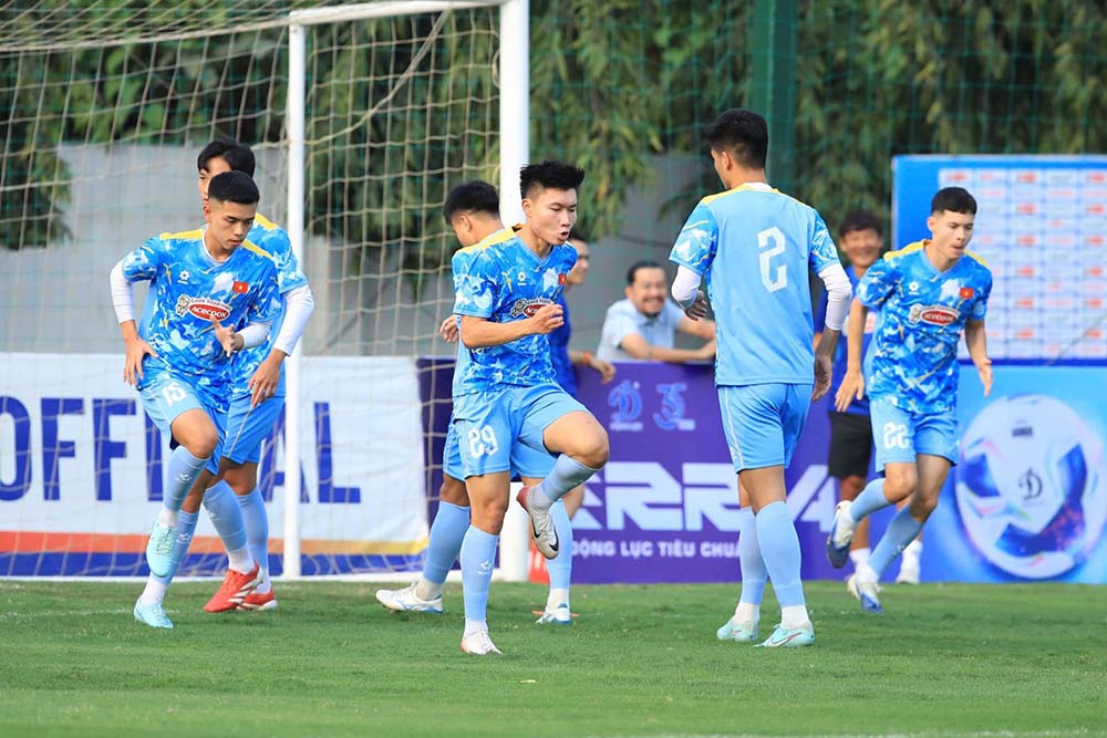 U23 Vietnam gathers, prepares for ASIAD 2026 and the process of reviewing forces for the tournament in Japan. Photo: VFF