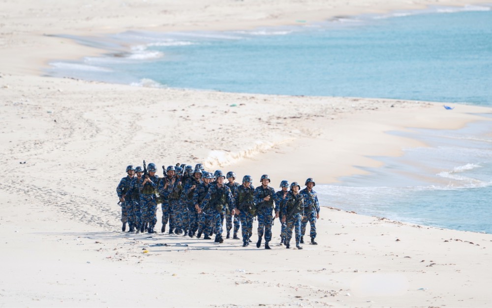 8 artists in "Sao Nhap Ngu 2026" participate in training at the ground naval force. Photo: Organizing Committee provided