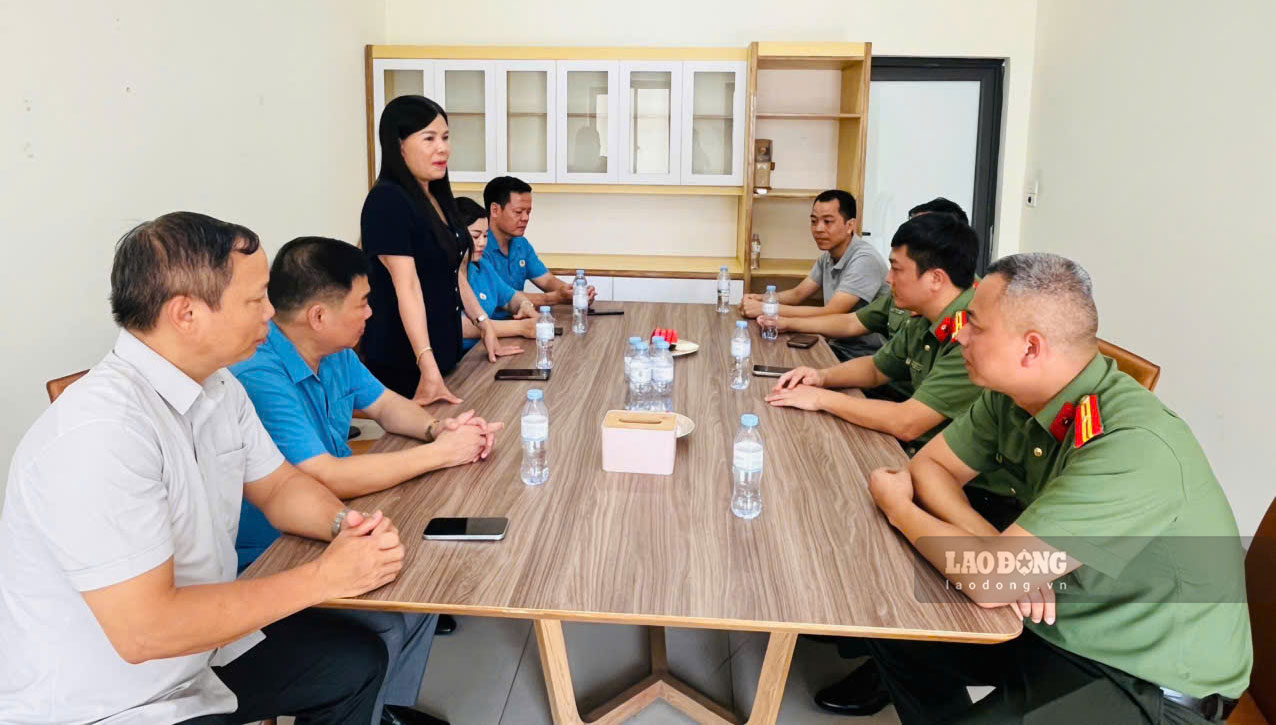 Đoàn công tác thăm và làm việc tại Cổ phần Thương mại và Sản xuất Kim Gia