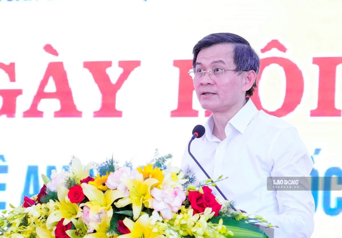 Ủy viên Bộ Chính trị, Giám đốc Học viện Chính trị quốc gia Hồ Chí Minh Đoàn Minh Huấn phát biểu tại ngày hội. Ảnh: Duy Chương