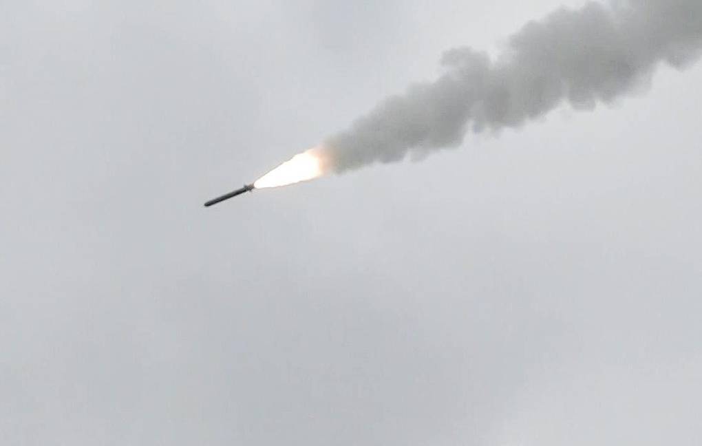 Russian missiles attack Ukrainian stronghold. Photo: TASS